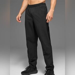 ALO Yoga Men's Black Lightweight Jogger Pants
